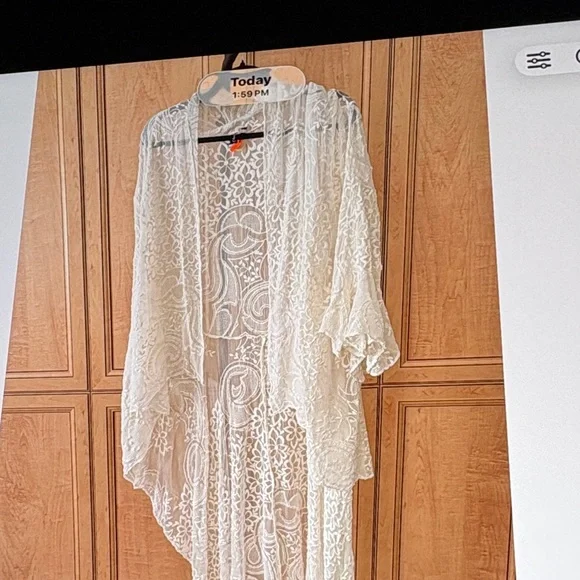Gretty Zueger Lace Kimono - Picture 3 of 6